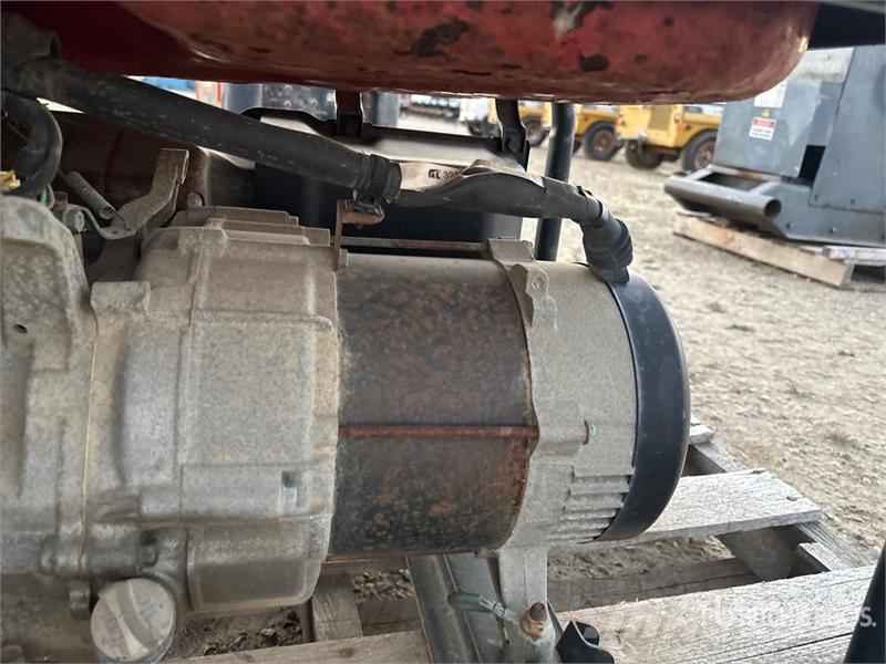 Honda EG5000CL 5 kW Portable Generator Set Otros generadores