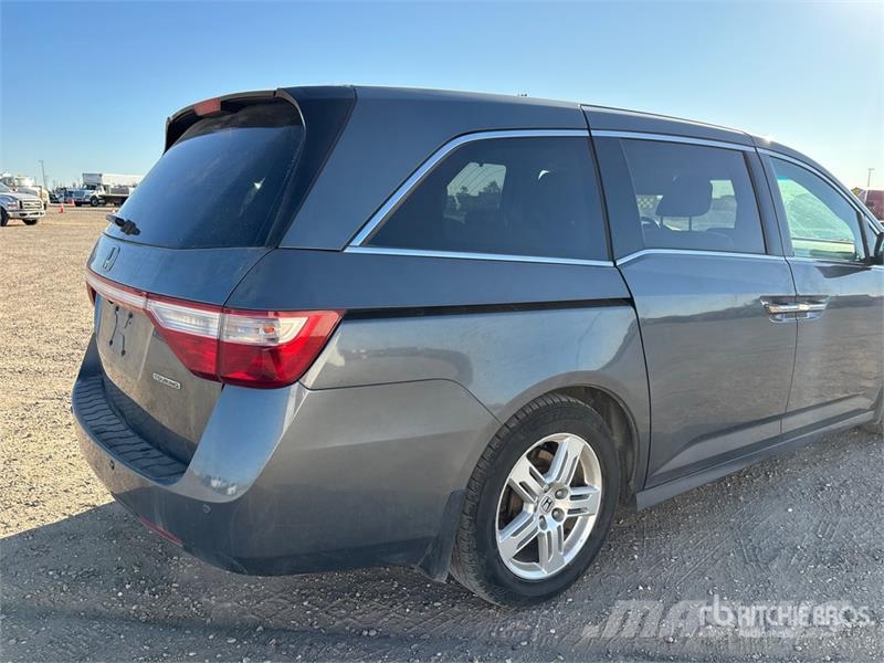 Honda Odyssey Avtomobili