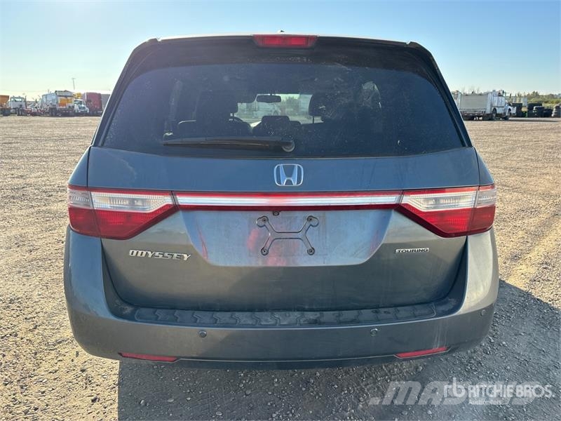 Honda Odyssey Avtomobili