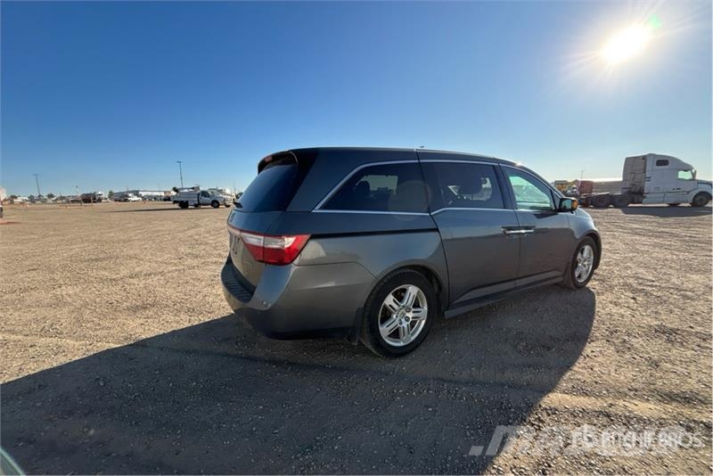 Honda Odyssey Avtomobili