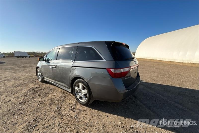 Honda Odyssey Avtomobili