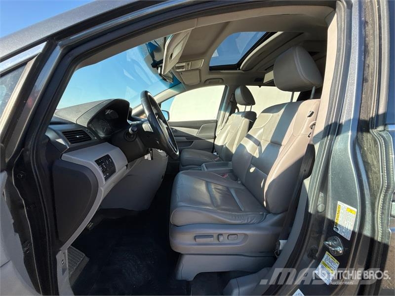 Honda Odyssey Avtomobili