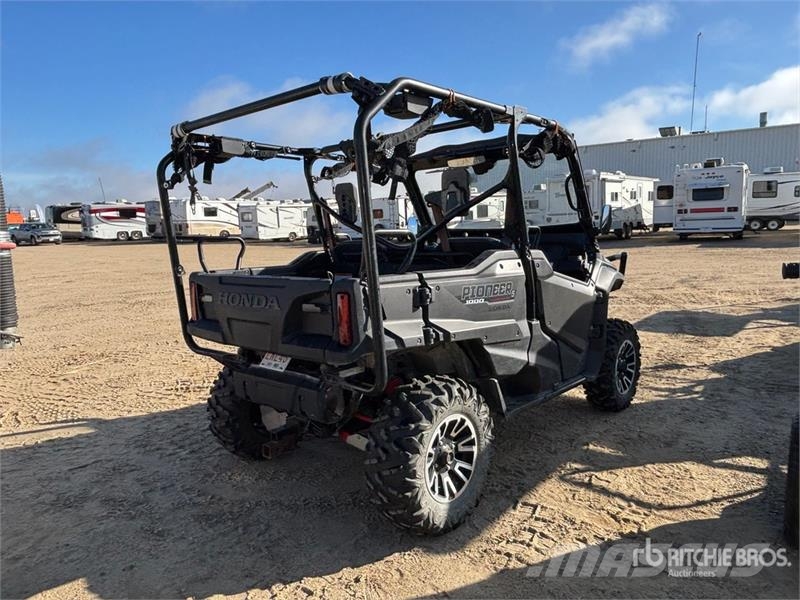 Honda Pioneer 1000 4x4 Utility Vehicle Máquinas utilitárias