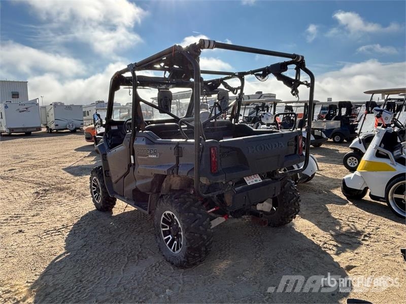 Honda Pioneer 1000 4x4 Utility Vehicle Máquinas utilitárias