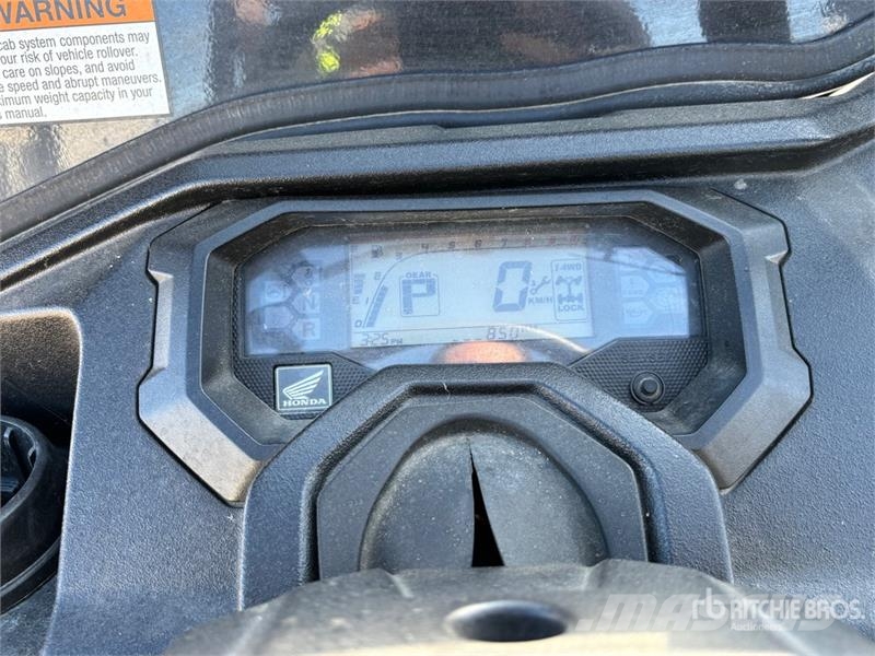 Honda Pioneer 1000 4x4 Utility Vehicle Máquinas utilitárias