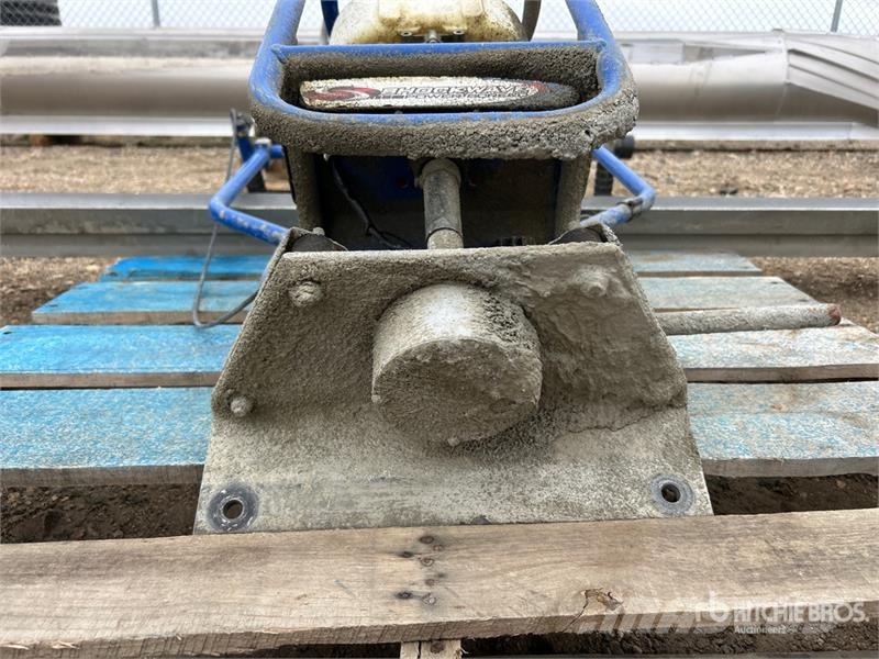 Honda Shock Wave Concrete Screed Betooni jaotus poomid