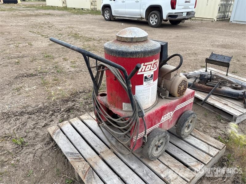 Hotsy 560SS Pressure Washer (Inoperable) Low pressure cleaner