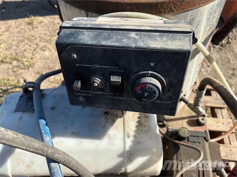 Hotsy 560SS Pressure Washer (Inoperable) Low pressure cleaner