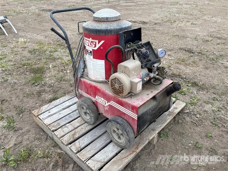 Hotsy 560SS Pressure Washer (Inoperable) Low pressure cleaner