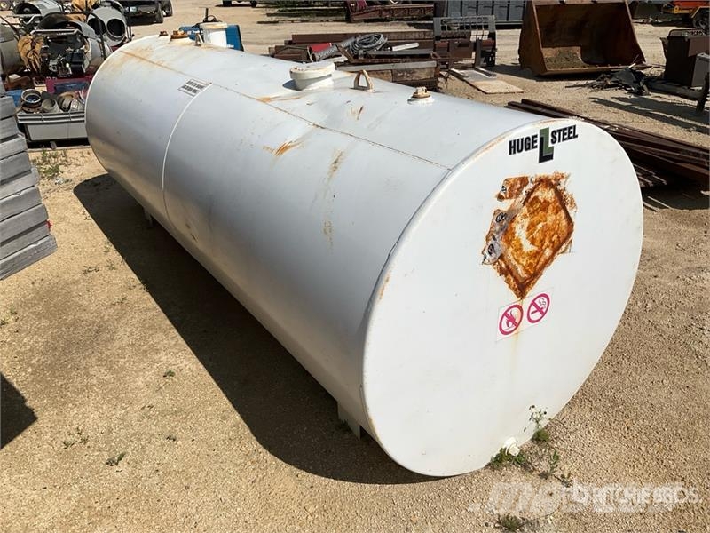 Huge L Steel 1000 gal Portable Steel Diesel Fuel Tank Nádrže na palivo a aditiva
