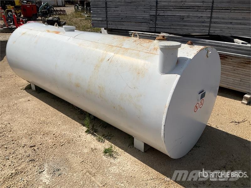 Huge L Steel 1000 gal Portable Steel Diesel Fuel Tank Nádrže na palivo a aditiva