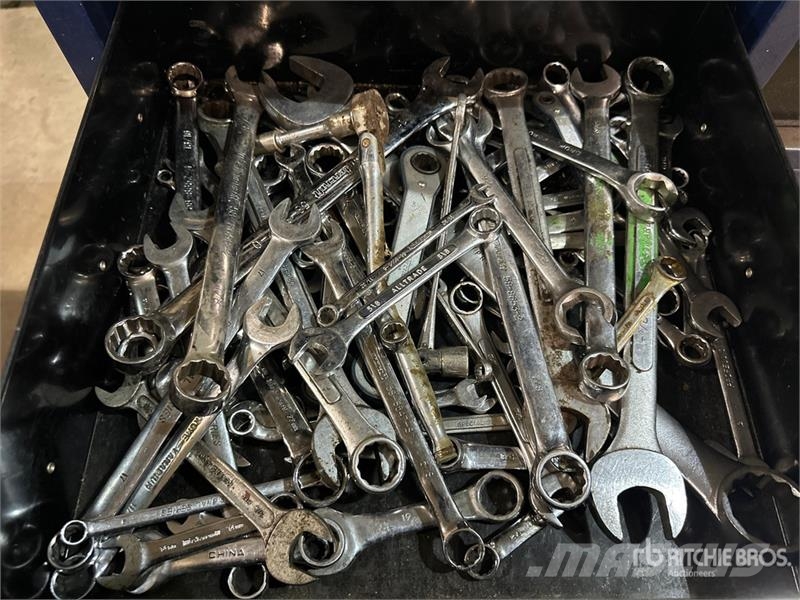 Husky 11 Drawer Tool Box معدات البناء - غير ذلك