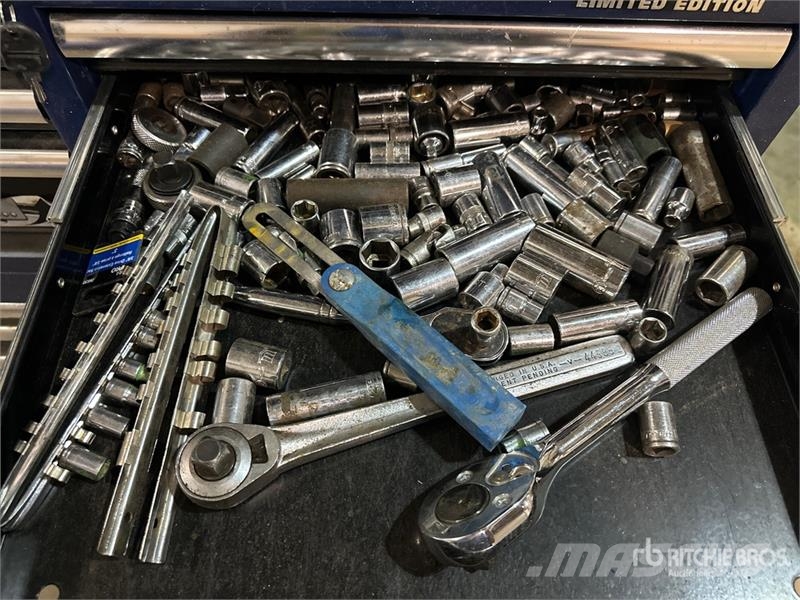 Husky 11 Drawer Tool Box معدات البناء - غير ذلك