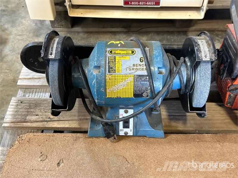 Husqvarna Chain Saw & 6 in Bench Grinder Andre komponenter
