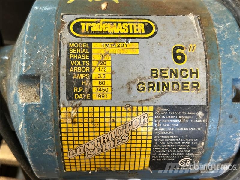 Husqvarna Chain Saw & 6 in Bench Grinder Andre komponenter