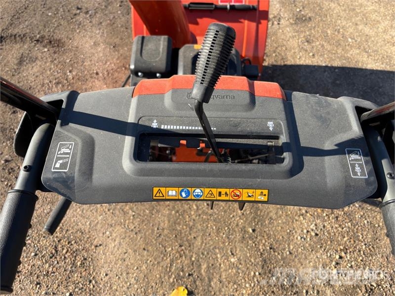 Husqvarna ST124 Snow Blower Lumilingot