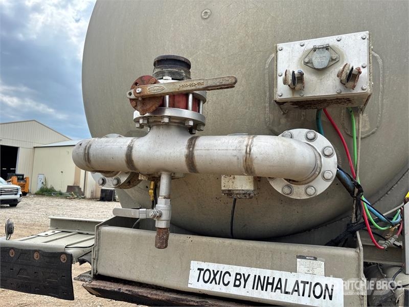 Hutchinson 10250 gal Tri/A Tanker Trailer مقطورات ذات صهاريج