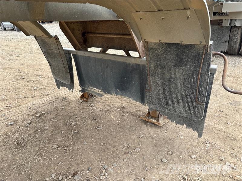 Hutchinson 10250 gal Tri/A Tanker Trailer مقطورات ذات صهاريج