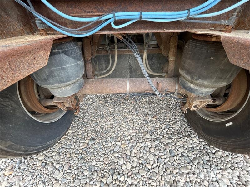 Hutchinson 10250 gal Tri/A Tanker Trailer مقطورات ذات صهاريج