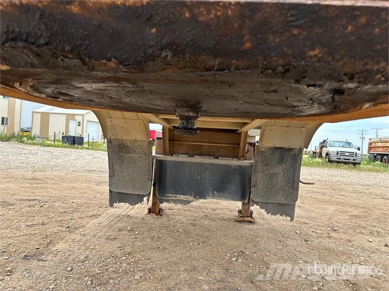 Hutchinson 10250 gal Tri/A Tanker Trailer مقطورات ذات صهاريج