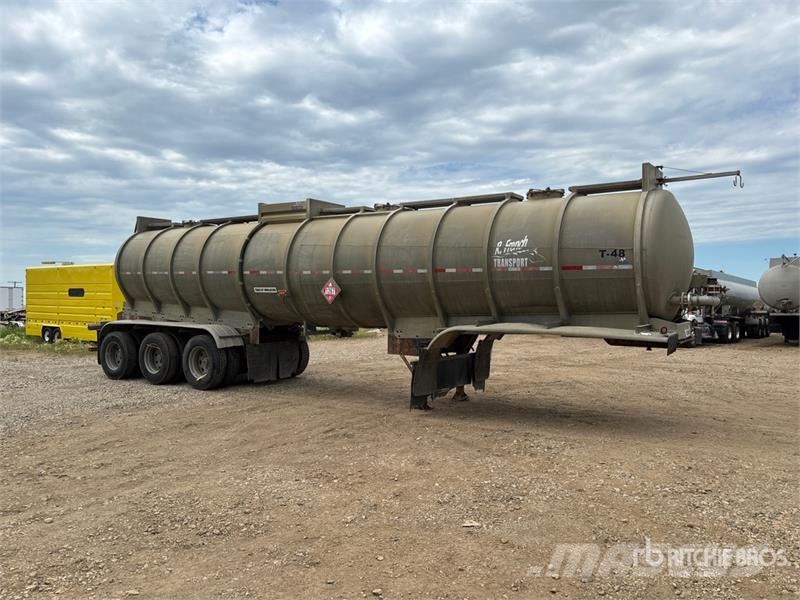 Hutchinson 10250 gal Tri/A Tanker Trailer مقطورات ذات صهاريج