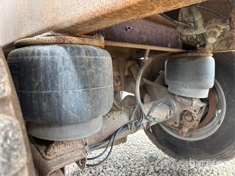Hutchinson 10250 gal Tri/A Tanker Trailer مقطورات ذات صهاريج