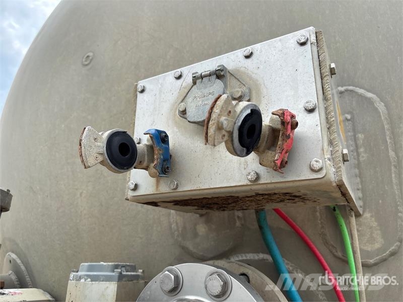 Hutchinson 10250 gal Tri/A Tanker Trailer مقطورات ذات صهاريج