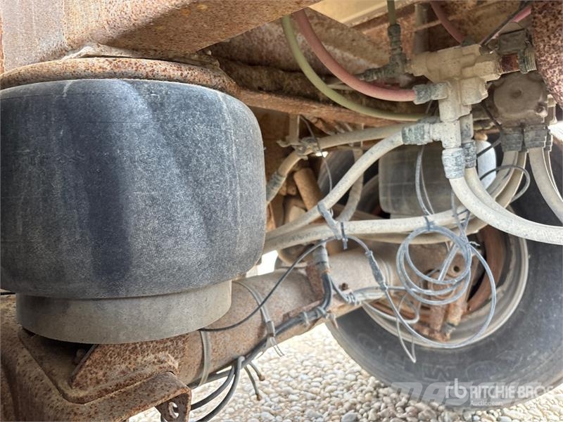 Hutchinson 10250 gal Tri/A Tanker Trailer مقطورات ذات صهاريج