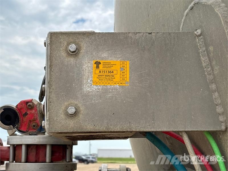 Hutchinson 10250 gal Tri/A Tanker Trailer مقطورات ذات صهاريج