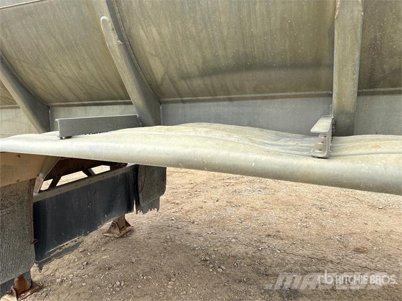 Hutchinson 10250 gal Tri/A Tanker Trailer مقطورات ذات صهاريج