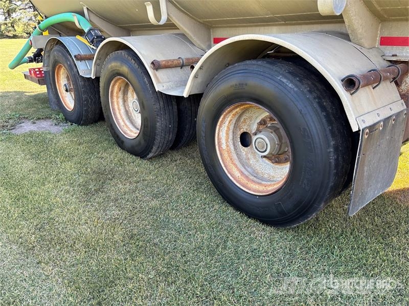 Hutchinson 38000 L Tri/A Tanker Trailer مقطورات ذات صهاريج