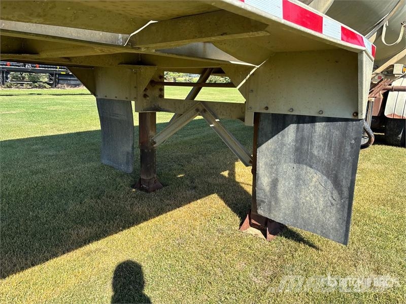 Hutchinson 38000 L Tri/A Tanker Trailer مقطورات ذات صهاريج