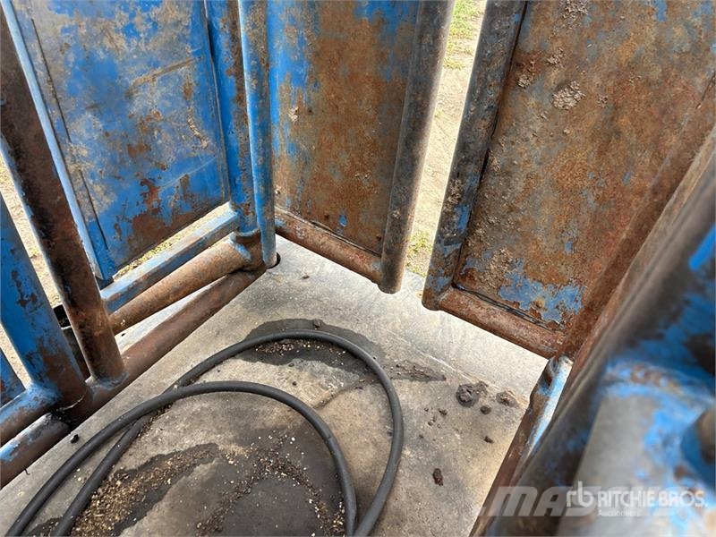 Hydraulic Bison Squeeze Chute Landbrug - Andet