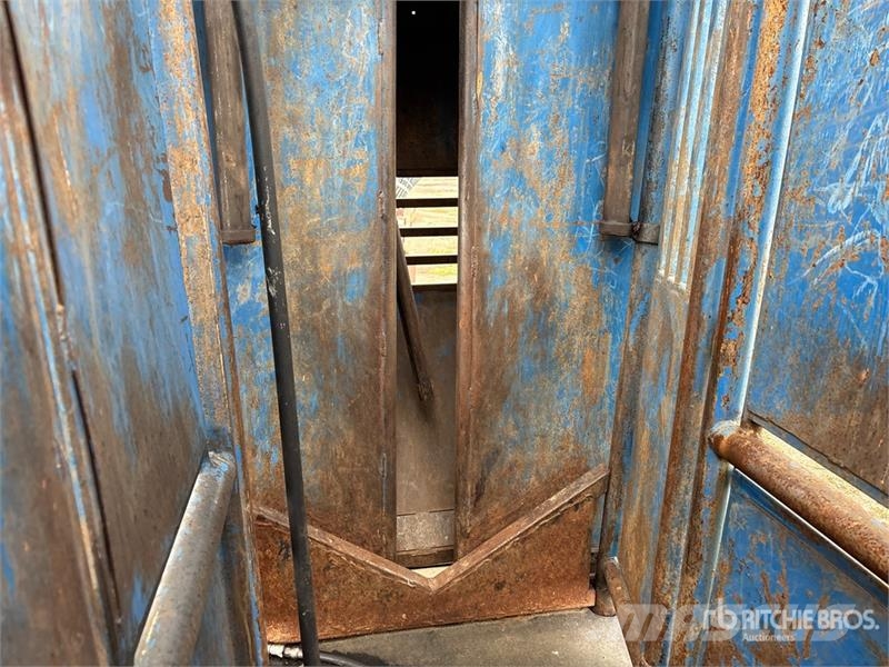 Hydraulic Bison Squeeze Chute Landbrug - Andet