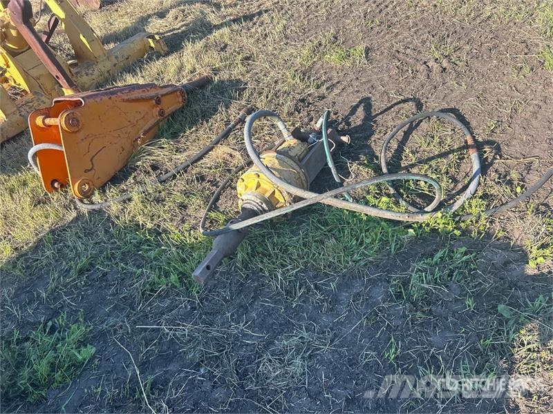 Hydraulic Excavator Attachment Rotary Actuator w/ Other components