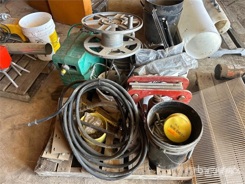 Hydraulic Jack, Bolts Nuts, Springs, Water Hose & Kiti naudoti statybos komponentai