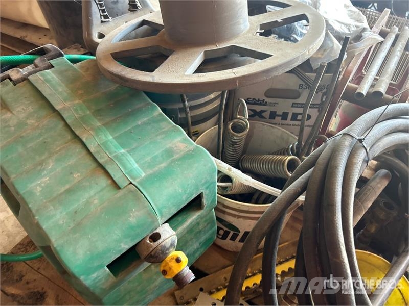 Hydraulic Jack, Bolts Nuts, Springs, Water Hose & Kiti naudoti statybos komponentai