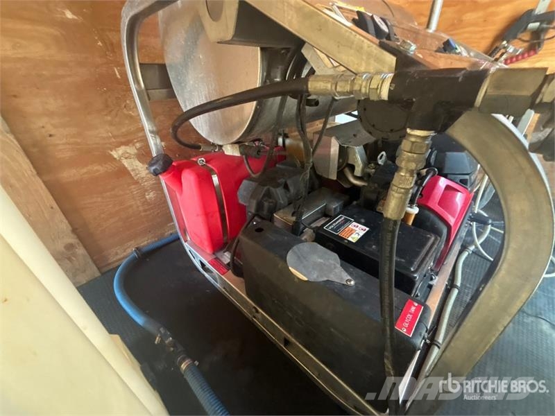Hydro Tek Utility 14 ft T/A Pressure Washer Enclos Prikolice sa sandukom