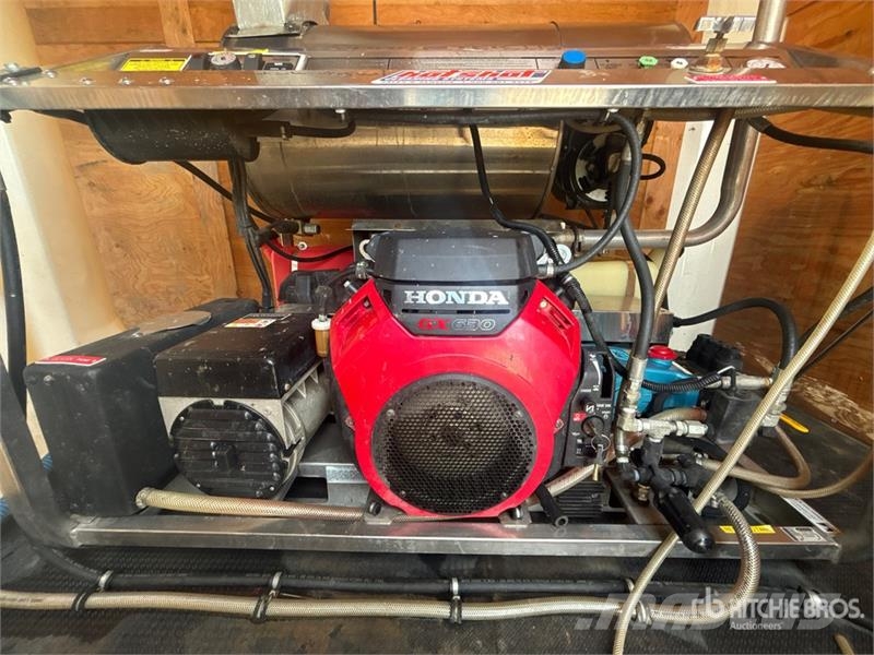 Hydro Tek Utility 14 ft T/A Pressure Washer Enclos Prikolice sa sandukom
