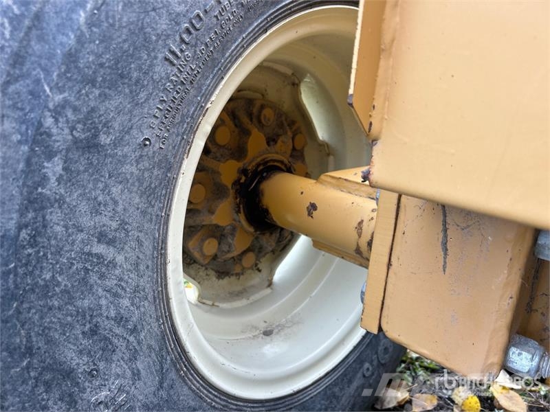 HyGrade 1400RS 2 Tire Hydraulic 14 ft Pull Scraper Скрепери