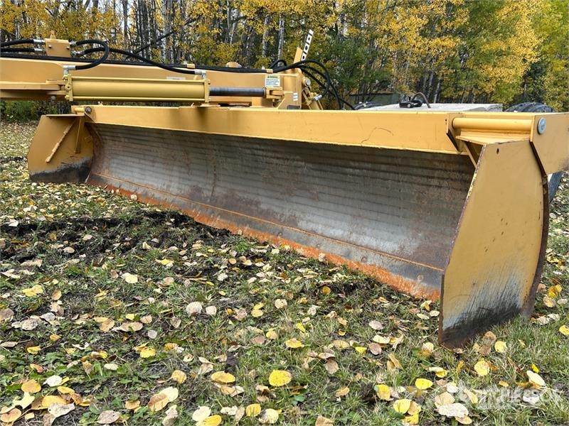 HyGrade 1400RS 2 Tire Hydraulic 14 ft Pull Scraper Скрепери