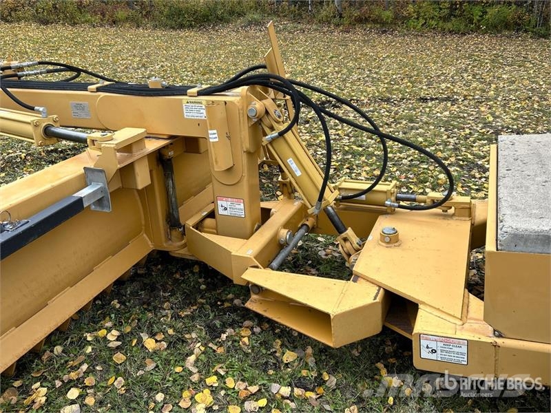 HyGrade 1400RS 2 Tire Hydraulic 14 ft Pull Scraper Скрепери