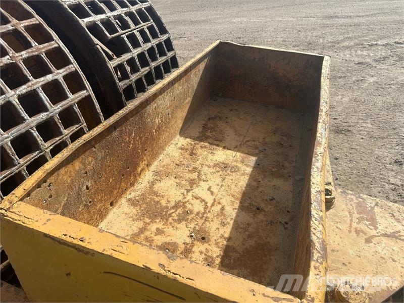 Hyster 70 in Pull Behind Compactor Bogserande Vibratorvältar