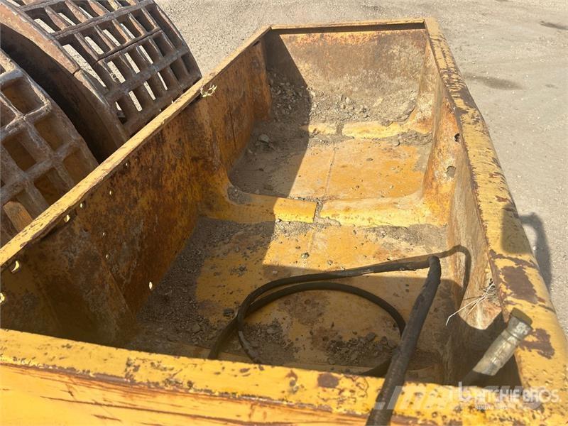 Hyster 70 in Pull Behind Compactor Bogserande Vibratorvältar
