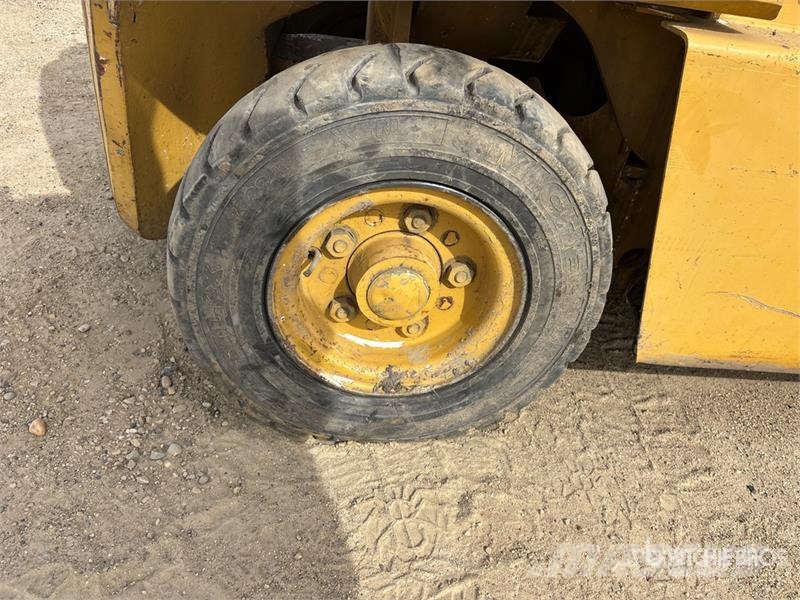Hyster H80XL 8550 lb Pneumatic Tire Forklift شاحنات ذات رافعات شوكية - أخرى