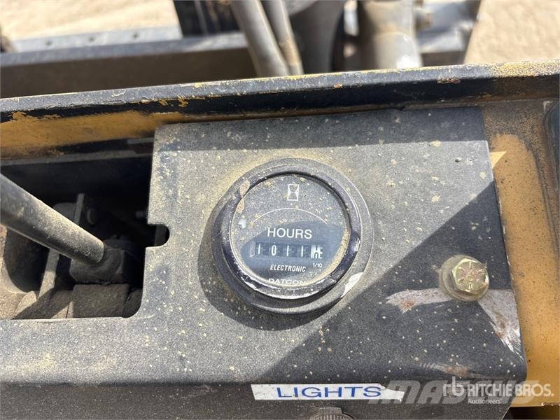 Hyster H80XL 8550 lb Pneumatic Tire Forklift شاحنات ذات رافعات شوكية - أخرى