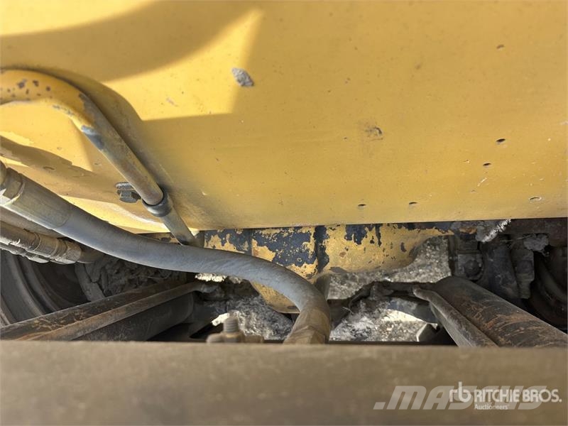 Hyster H80XL 8550 lb Pneumatic Tire Forklift شاحنات ذات رافعات شوكية - أخرى