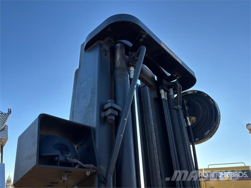 Hyster S100XL 8900 lb Cushion Tire Forklift Інше