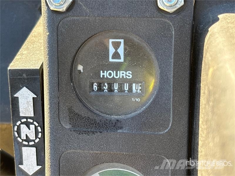 Hyster S100XL 8900 lb Cushion Tire Forklift Інше