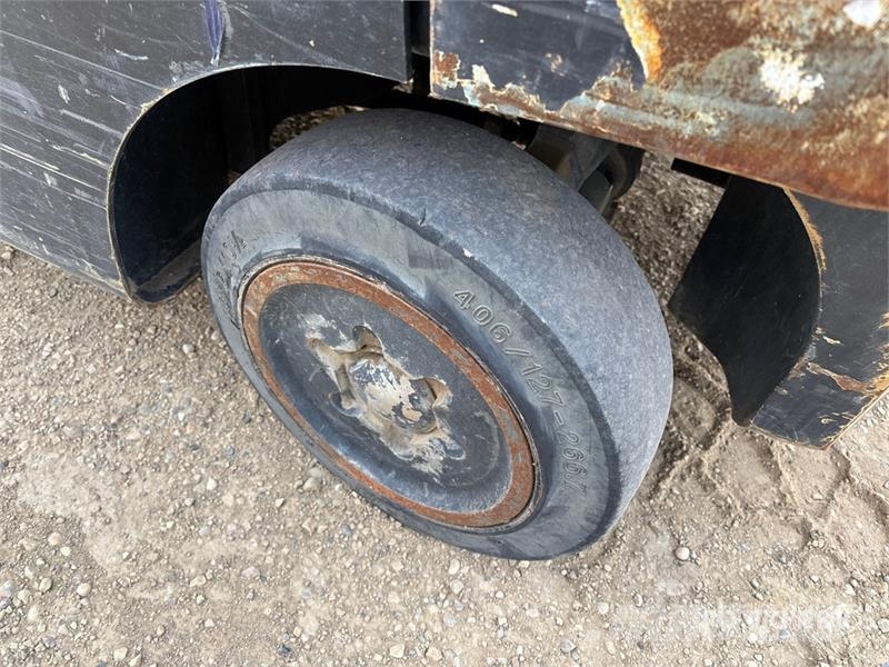 Hyster S50FT 4800 lb Cushion Tire Forklift شاحنات ذات رافعات شوكية - أخرى
